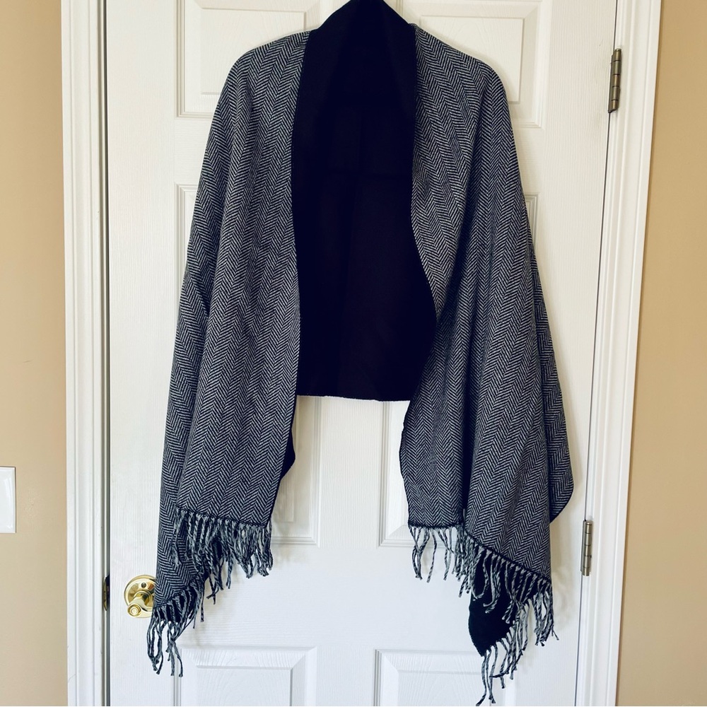 Ralph Lauren Reversible Herringbone Shawl Black & Gray Fringe Trim